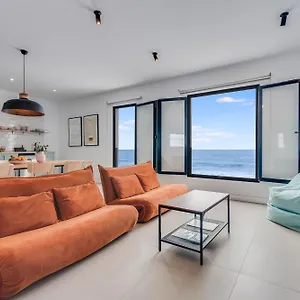 el-submarino-coastal-home.in-canary-islands.com/